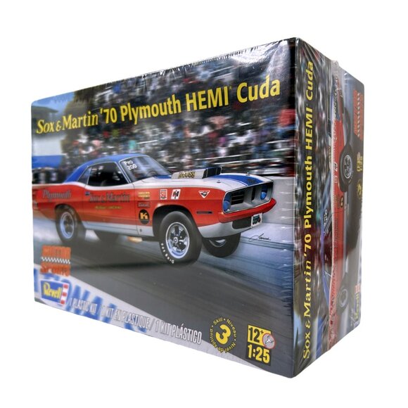 Revell 1/25 Sox Martin 1970 Plymouth Hemi Cuda Model Kit - Picture 2 of 8